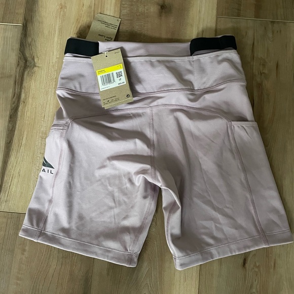 Lululemon SenseKnit Running HR Short 10. Brooks Method 8. Nike Epic Luxe. - Picture 3 of 11